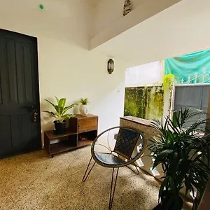  Holiday home Pooja House